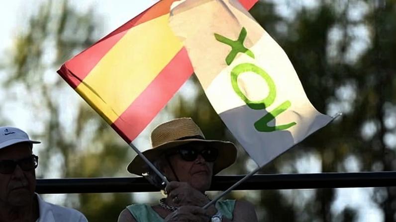 Socialistas espanhóis perdem apoio em eleição regional, direita ganha espaço