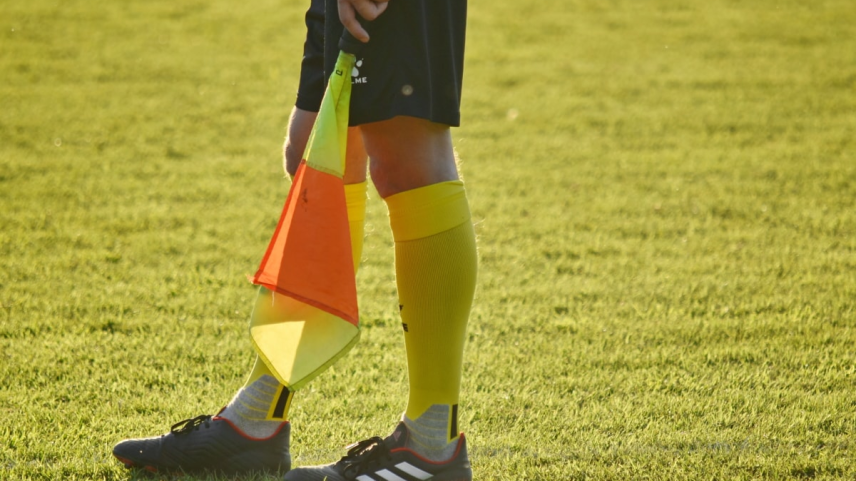 FIFA estuda câmeras corporais e impedimento mais rápido para 2026