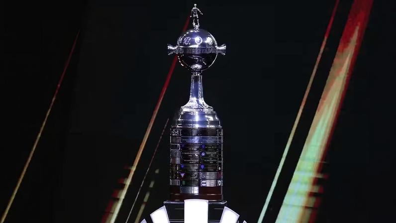 Taça Troféu Libertadores — Foto: Cesar Olmedo/Reuters