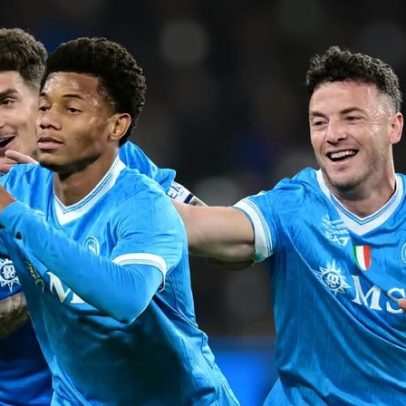 David Neres marca dois gols e Napoli vence a Supercopa da Itália