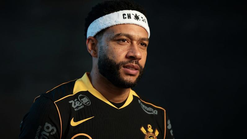 Corinthians aguarda chegada de Memphis Depay (Foto: Peter Leone/O Fotografico/Gazeta Press)