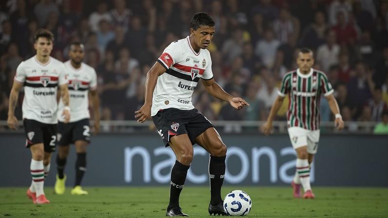 Crespo falou sobre necessidade de reformulação em coletiva de imprensa (Foto: Izabella Giannola/ Lance!)