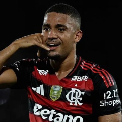 Samuel Lino celebra título com Flamengo em noite de redenção