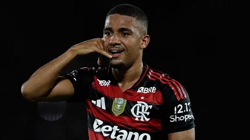 Samuel Lino comemora gol marcado pelo Flamengo contra o Ceará (Foto: Andre Mourao/Agif/Gazeta Press)