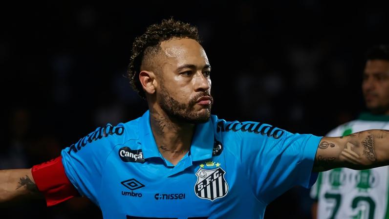Neymar marcou três gols contra o Juventude (Foto: Luiz Erbes/AGIF)