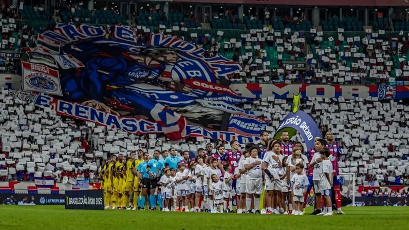 Jogadores do Bahia celebram gol sobre o Sport na Arena Fonte Nova (Foto: William Malta França/Photo Premium/Gazeta Press)