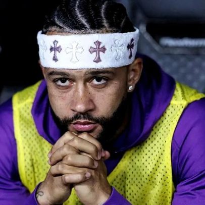 Memphis no banco, Corinthians divulga escalação para duelo com Juventude