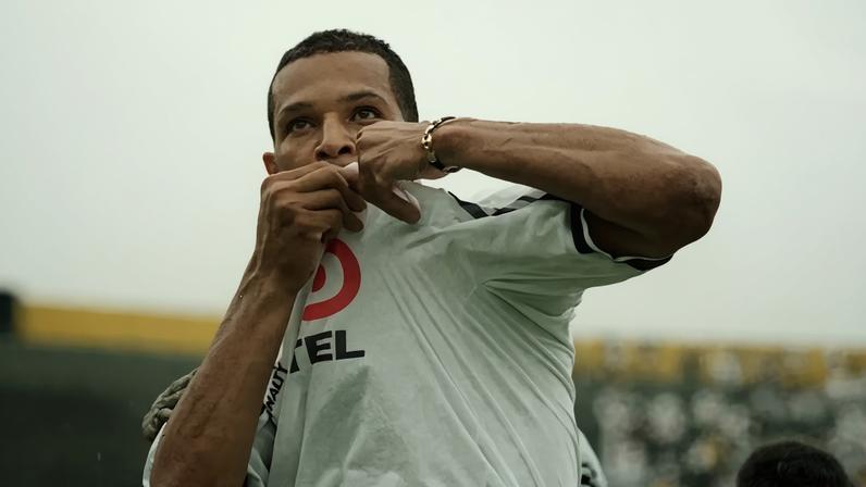 Dinei falou com exclusividade ao Lance! (Foto: Acervo/Gazeta Press)