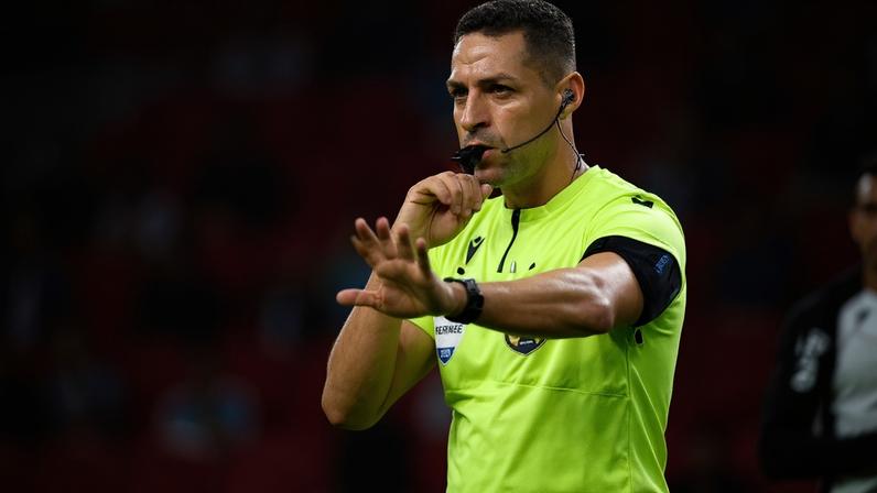 CBF define árbitro para Corinthians x Cruzeiro após polêmica no Mineirão