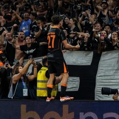 Bidon supera oscilações e assume protagonismo no Corinthians