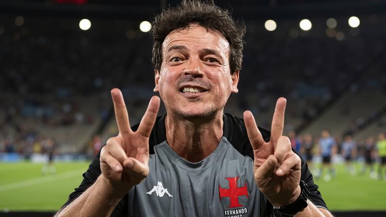 Fernando Diniz comemorando a classificação contra o Fluminense (Foto: Delmiro Junior/Photo Premium/Gazeta Press)