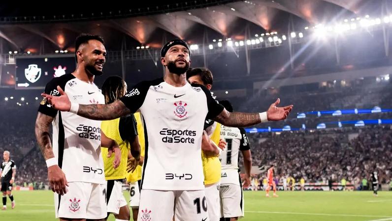 Memphis marcou o segundo gol do Corinthians (Foto: Wanderson Oliveira/PxImages/GazetaPress)