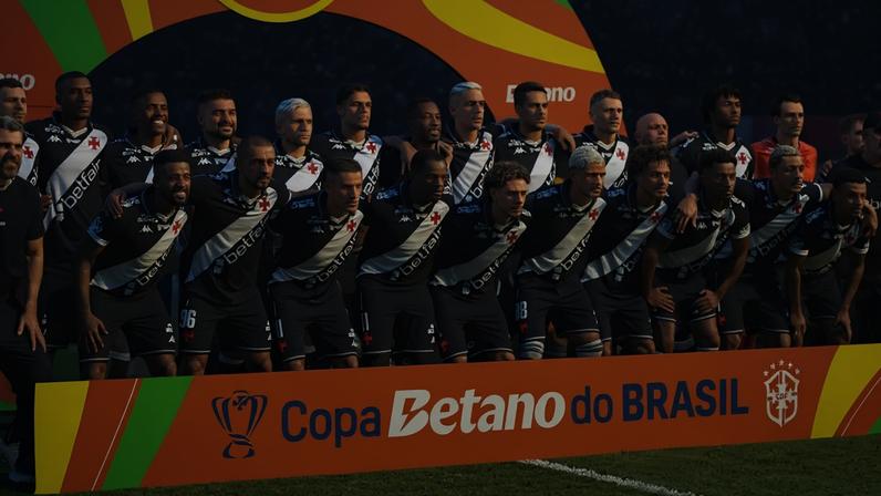 Time do Vasco perfilado antes da final da Copa do Brasil (Foto: Theo Daolio/MOCHILA PRESS)