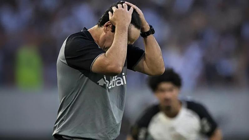 Fernando Diniz na partida entre Vasco e Corinthians na final da Copa do Brasil 2025 (Foto: Alexandre Loureiro/Agif/Gazeta Press)