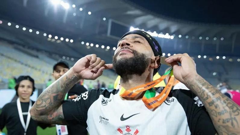 Memphis marcou o gol do título do Corinthians (Foto: Gazeta Press)