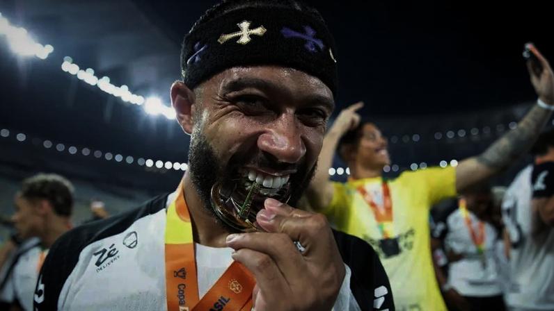 Memphis, camisa 10 do Corinthians (Foto: Renato Padalka/Ekobanpress/Gazeta Press)
