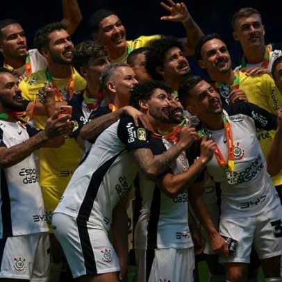Torcedores do Corinthians elegem o jogador mais decisivo de 2025