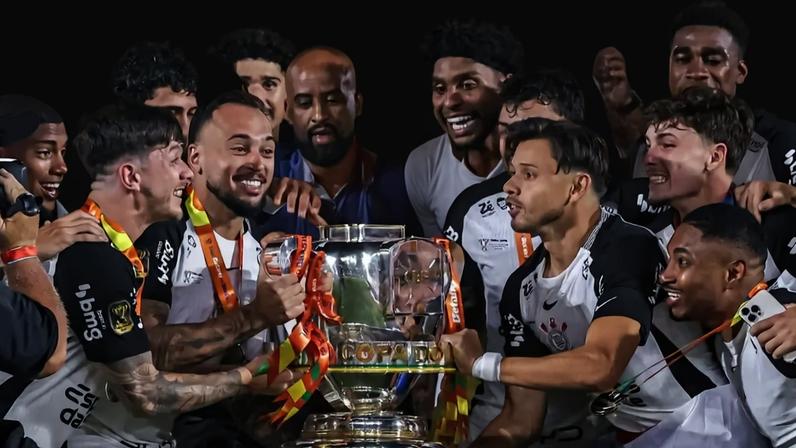 Fabinho Soldado ganhou apoio do elenco do Corinthians (Foto: Mauro Silva/Prime Fotografias/MyPhoto Press/Gazeta Press)