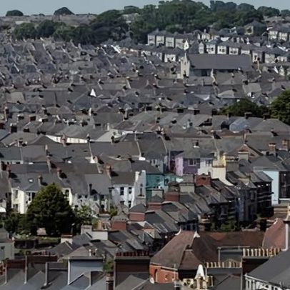 Plymouth registra maior alta de preços de imóveis no Reino Unido em 2025