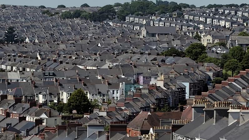 Plymouth registra maior alta de preços de imóveis no Reino Unido em 2025