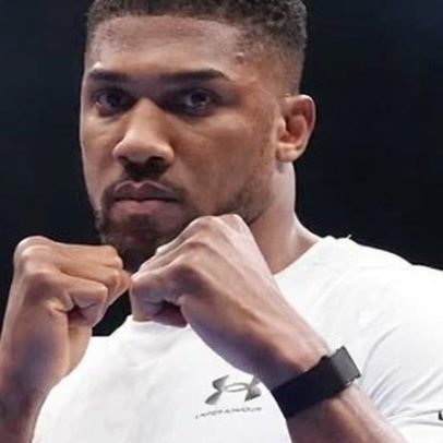 Anthony Joshua sofre acidente de carro na Nigéria que deixou dois mortos