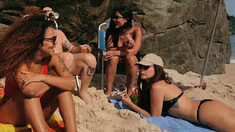 Juliette curte praia com Giovanna Pitel e mais amigos no Rio — Foto: Reprodução/Instagram