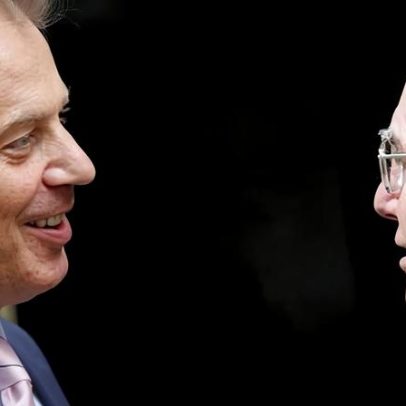Governo Blair discutiu influenciar Howard a enviar tropas australianas ao Iraque