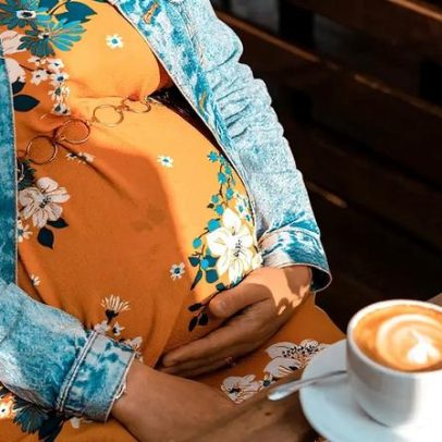 Cafeína na gravidez pode associar-se a alterações metabólicas nos bebês