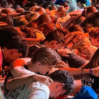 Mais de 290 jovens se entregam a Jesus em conferência estudantil nos EUA