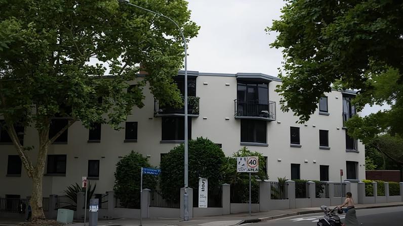 Woollahra council this week voted unanimously to oppose the demolition of the 27-unit 160 Oxford Street in Paddington, which developers want to replace with a nine-storey luxury tower containing 40 units. Photograph: Jessica Hromas/The Guardian