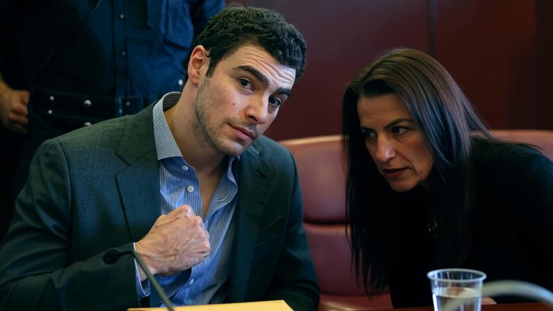 Balas na bolsa de Mangione levam polícia a acreditar que ele matou CEO, diz tribunal