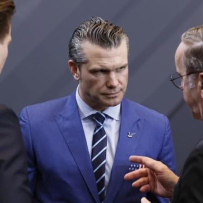 Pentágono encerra investigação e exonera Pete Hegseth no caso Signal