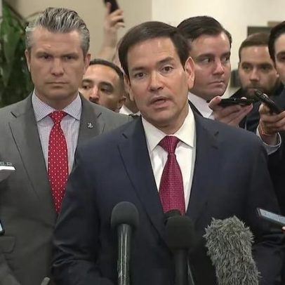Vídeo mostra Hegseth e Rubio com legisladores sobre ataques de barcos