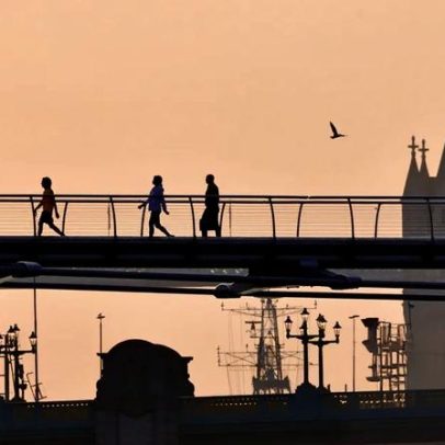 Economia do Reino Unido recuou inesperadamente antes do orçamento, segundo dados