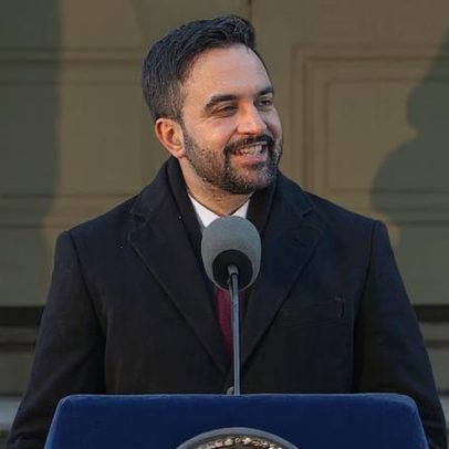 Zohran Mamdani fala na inauguração pública como prefeito de Nova York
