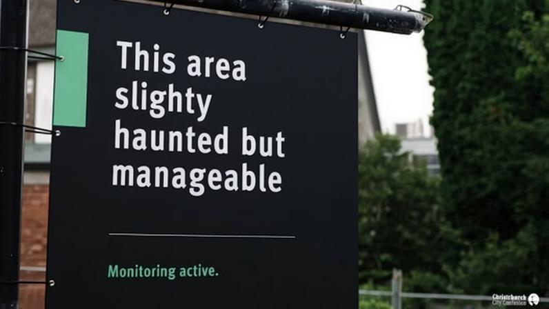 Novas sinalizações em Christchurch causam confusão e curiosidade