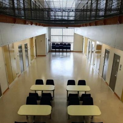 Sete vezes mais incidentes graves em centro de imigração no Reino Unido