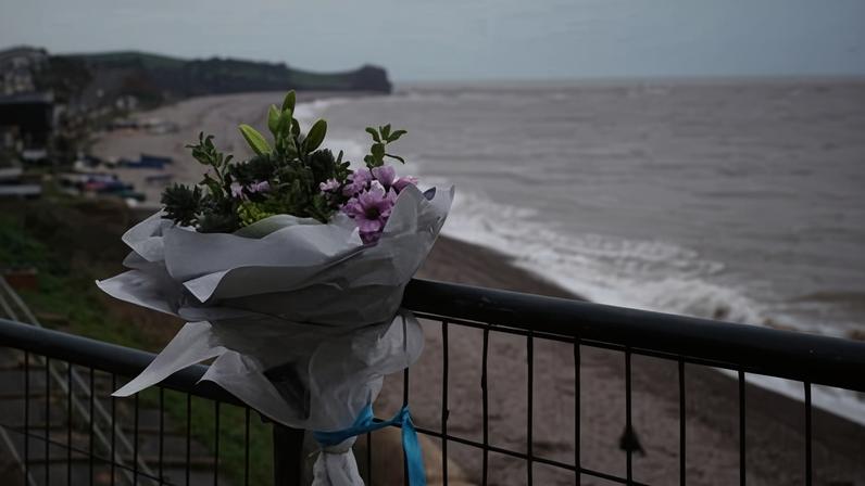 Busca da guarda costeira por banhistas desaparecidos no Devon é encerrada