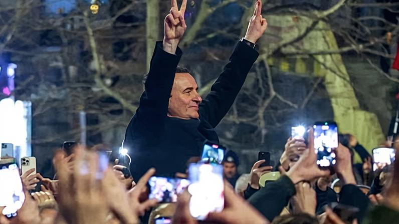 Primeiro-ministro do Kosovo vence eleição antecipada para encerrar impasse