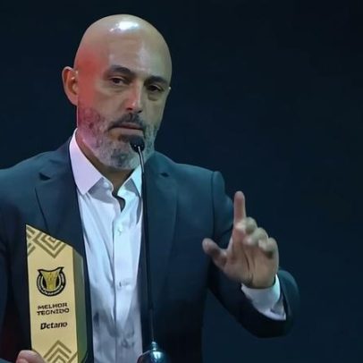 Rafael Guanaes é eleito melhor técnico do Brasileirão e cita Jesus