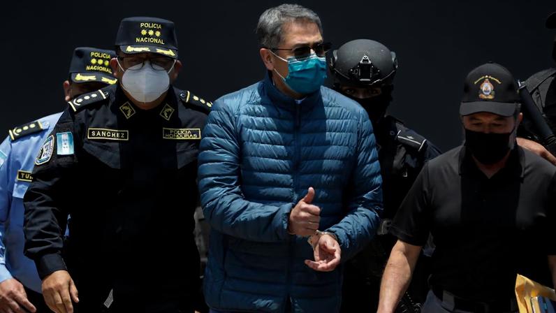 Ex-presidente de Honduras, indultado por Trump, sai da prisão