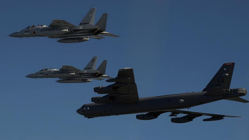 Japão aprova orçamento de defesa recorde diante de tensões com a China