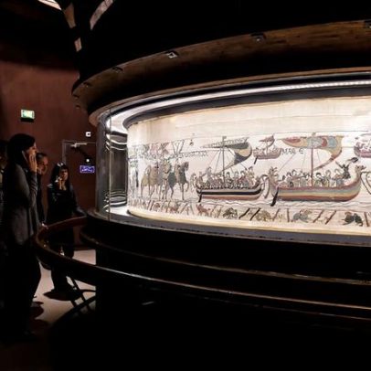 Governo britânico garante seguro de £800 milhões para Bayeux durante empréstimo