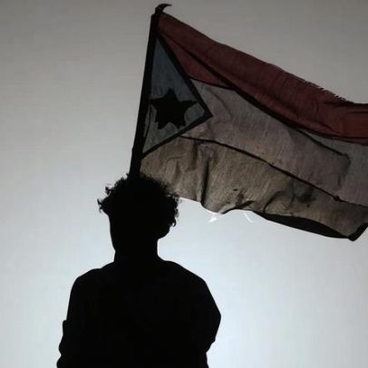 Arábia Saudita bombardeia Iêmen por suspeita de remessa de armas a separatistas