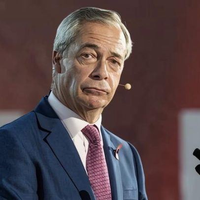 Nigel Farage deve pedir desculpas a 26 ex-colegas de escola