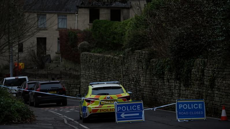 Mulher de Gloucestershire e duas crianças morrem em incêndio em casa no Boxing Day