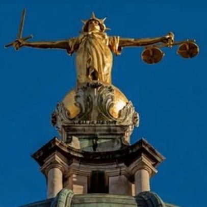 Homem condenado por assassinato por atropelar pedestres em Londres no Natal