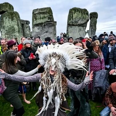 Milhares reúnem-se em Stonehenge para o solstício de inverno