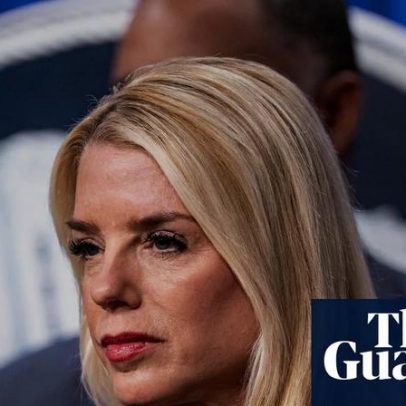 Pam Bondi orienta agências de lei a investigar antifa por crimes fiscais
