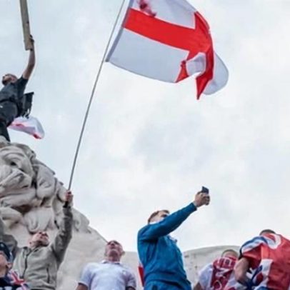 Igreja da Inglaterra contesta mensagem de Tommy Robinson sobre o Natal